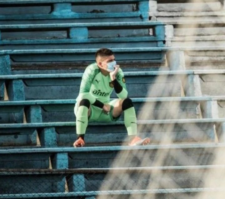 Estoy así. Totalmente destruido.