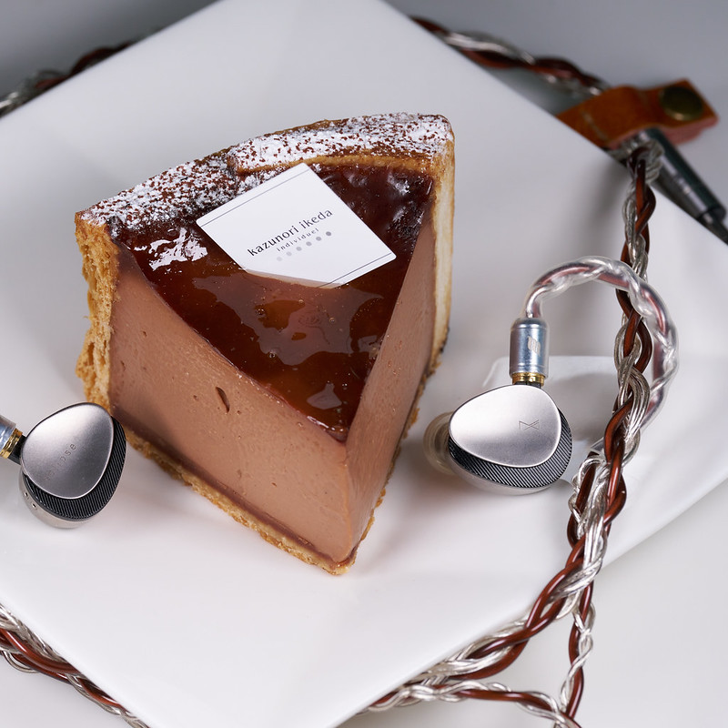 kuniakikunda's tweet image. Bonjour😆

今日はMelodic ArtificationのEclipseと【SW33】🎵

広々とした音場、豊潤なミッドベース、しっかりしたサブベース、そして響きわたる明瞭でしっかり芯のあるボーカル…心がうっとりする音楽体験😆

とろけるようなフランと🍰

#SympathieWorks
#SW33
#Albireo

sympathieworks.officialblog.jp/archives/22997…