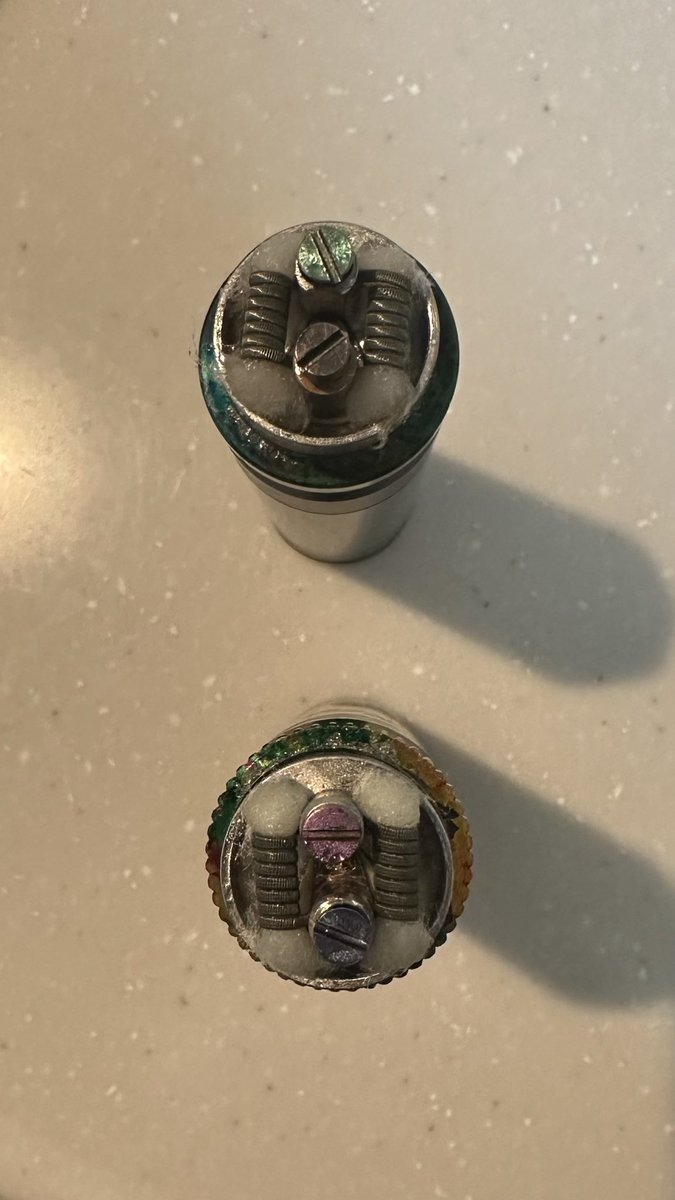 tarotlefou's tweet image. でーきた♪

 #VAPE
 #Avidlyfe 
 #Complyfe 
 #ベイプ