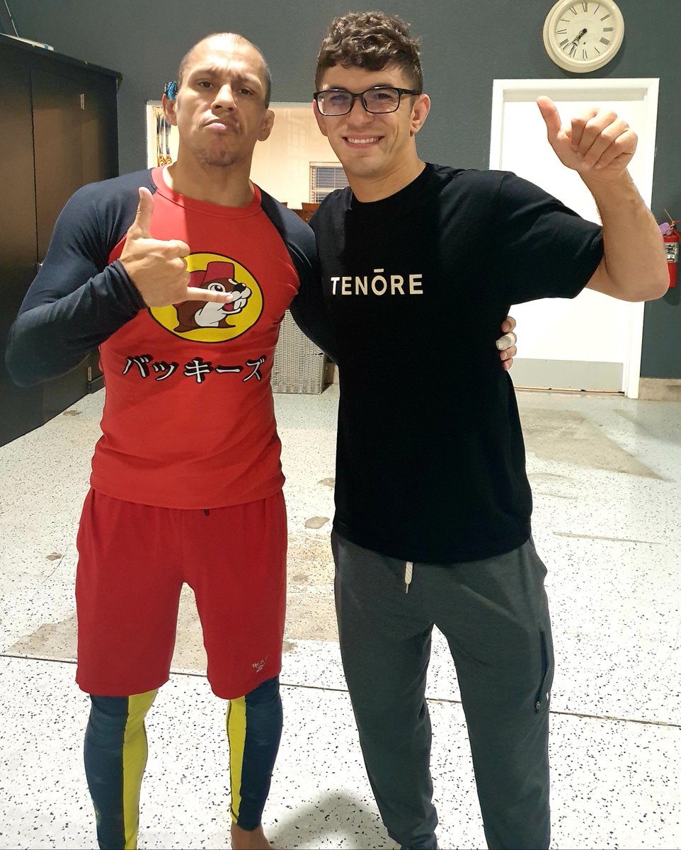 OneWorldWarrior's tweet image. 2 you dont want grabbing you.
Ossu🙇‍♂️

[●Low-Ki  x Mikey Musumeci☆]

#世界の戦士 #TheProfessional
#プロControlSystem #DarkRigatoni
#FightingArtists #GeboreneKämpfer