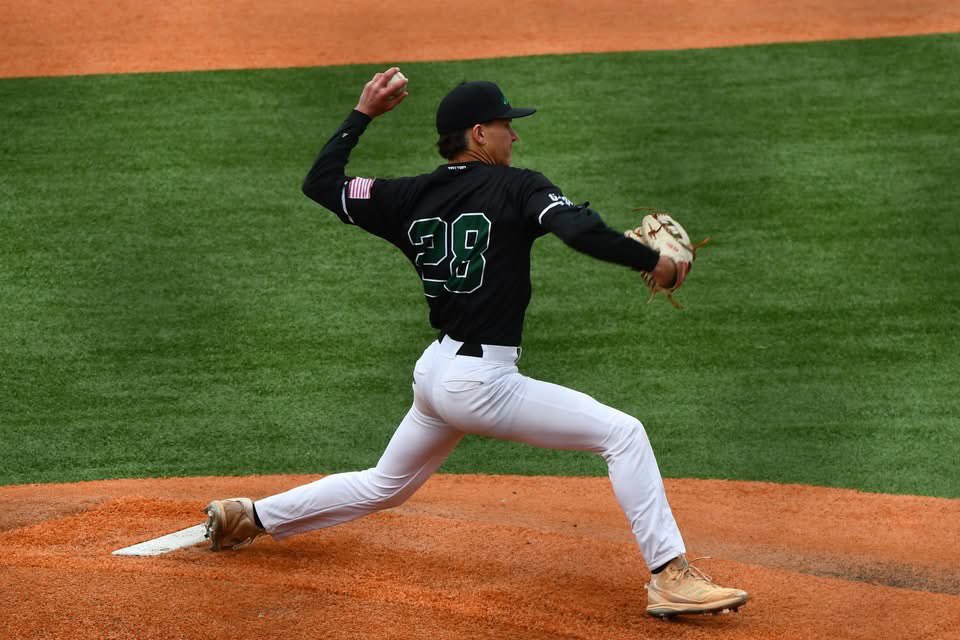 Extremely impressed with Creekwood’s program! They are hard outs up and down their lineup! 
L. Simpson  W; 4IP- 1 ER, 36/57 S
G.Bruce- S; 2 IP; 17/22 S
B. Meridieth 3-3; 2B (2); 3 RBIs
I. Oglesby  2-4; 2B; 1 Round 
Ridings SACs- 2
Andrews- SAC
Selchow- SAC; 2 R
Stroup- 2 R