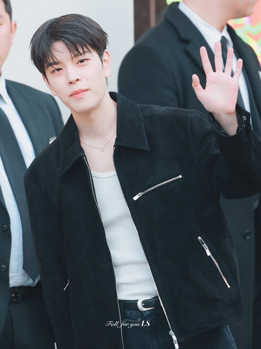 250320 UGG 

👋🏼

#승민 #SEUNGMIN 
#스트레이키즈 #StrayKids