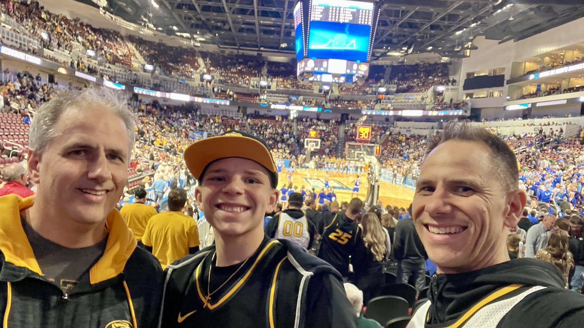 Drove 9 hours to the middle of nowhere in Kansas for the first round of NCAA. <a href="/mizzouhoops/">Mizzou Hoops</a> #mmselfie