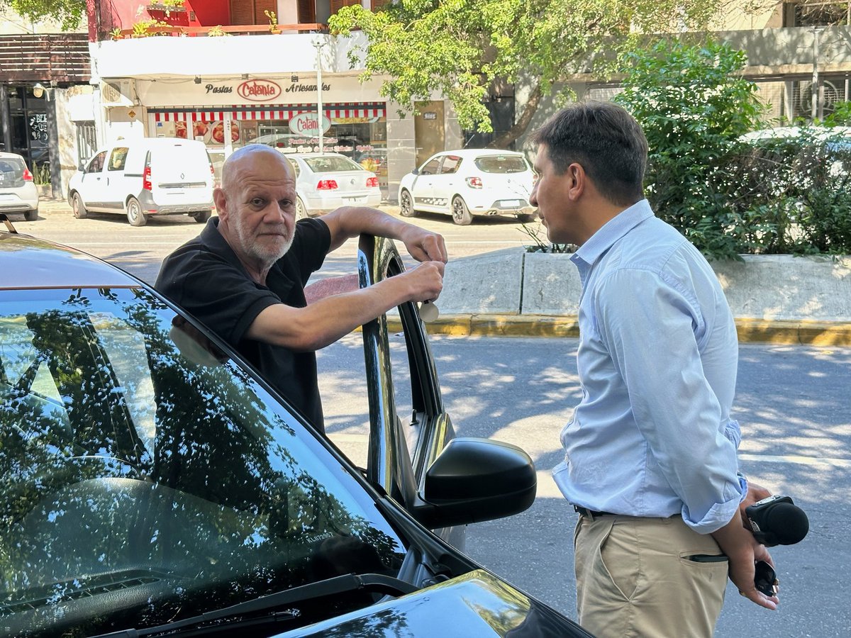 El carril exclusivo del #PaseoAlberdi es una obra  que generó más inconvenientes que soluciones. Su implementación impactó de forma negativamente a todos: el comercio, la movilidad y los propios vecinos.