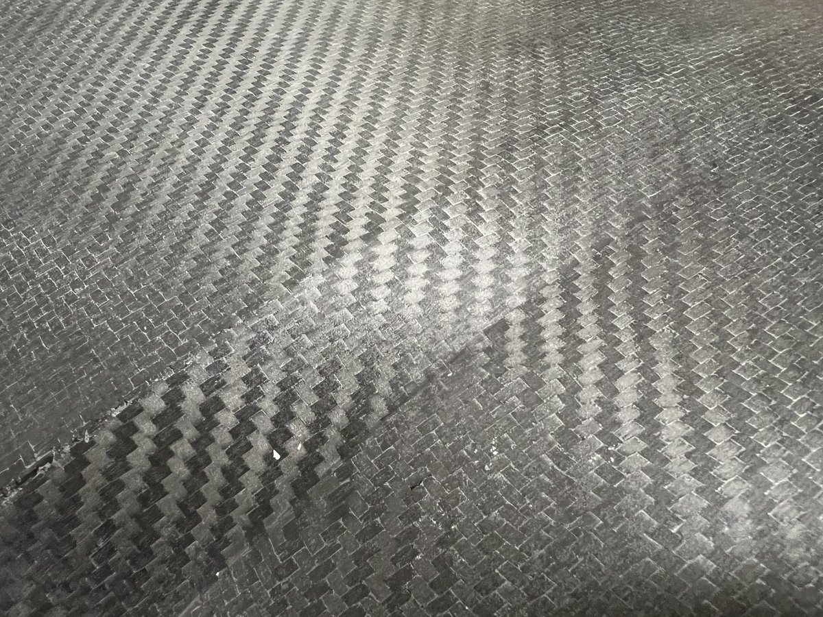 フロントウイング