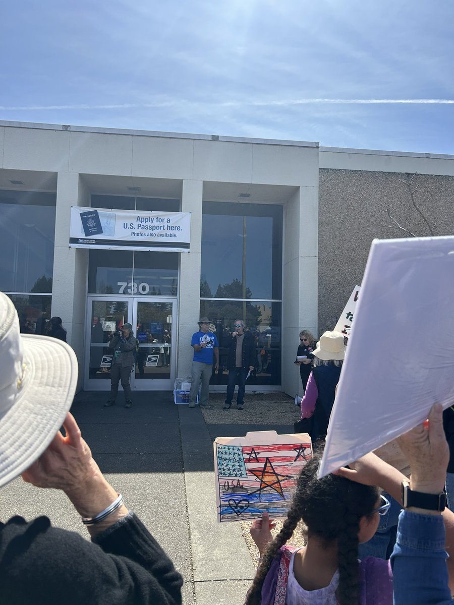 Assemblymember Damon Connolly (@asmconnolly) on Twitter photo Thank you to the <a href="/NorthBayCLC/">NorthBayLaborCouncil</a> for hosting a rally today in support of #FederalWorkersRights! Together, we must fight against threats to our working Californians and their families. Thank you to the <a href="/NorthBayCLC/">NorthBayLaborCouncil</a> for hosting a rally today in support of #FederalWorkersRights! Together, we must fight against threats to our working Californians and their families.