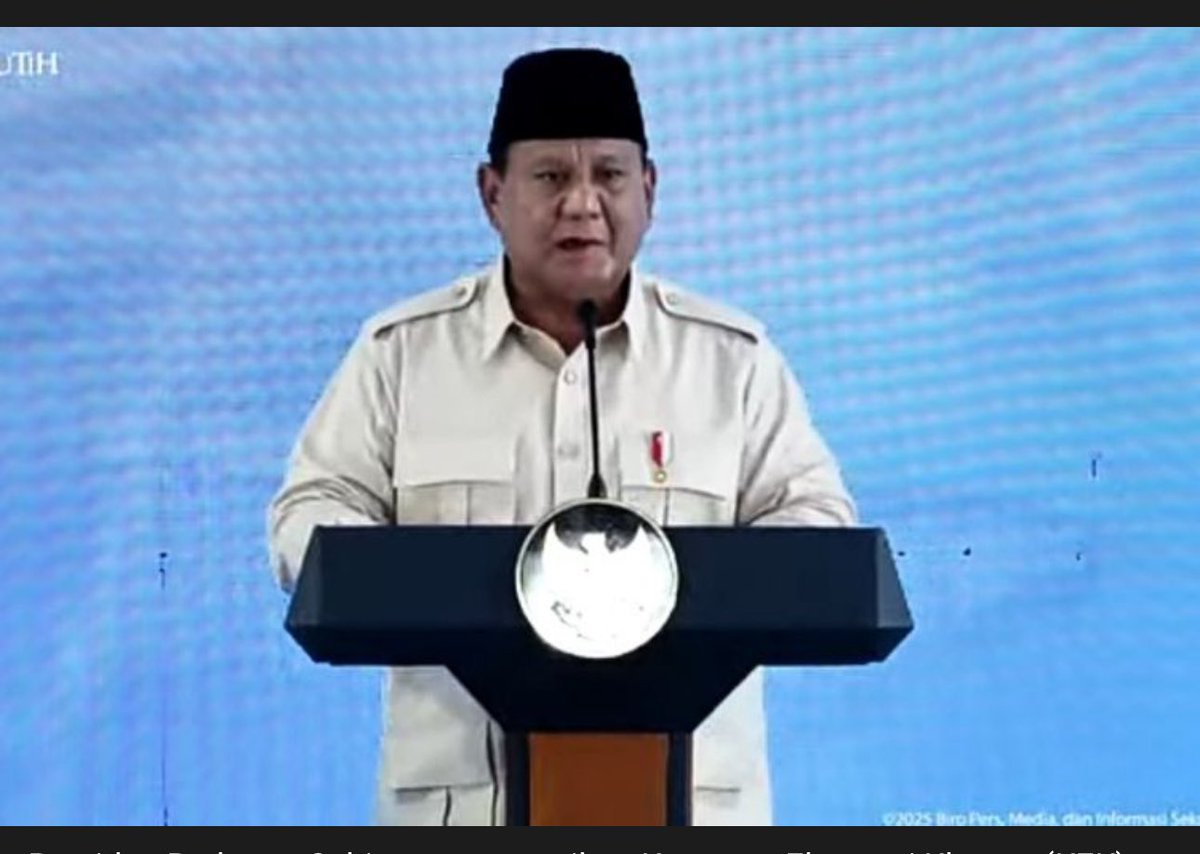 Preciosa Kanti (@preciosakanti) on Twitter photo Satu satunya Presiden di dunia, yang menganggap + menyebut rakyat yang memiliki sikap kritis, pilihan & pemikiran yang berbeda; sebagai: ANJING! Yep. Anjing menggonggong!
<a href="/prabowo/">Prabowo Subianto</a> 👎 shame on you, Sir! Sikap anda menunjukkan low level kepemimpinan anda! Satu satunya Presiden di dunia, yang menganggap + menyebut rakyat yang memiliki sikap kritis, pilihan & pemikiran yang berbeda; sebagai: ANJING! Yep. Anjing menggonggong!
<a href="/prabowo/">Prabowo Subianto</a> 👎 shame on you, Sir! Sikap anda menunjukkan low level kepemimpinan anda!