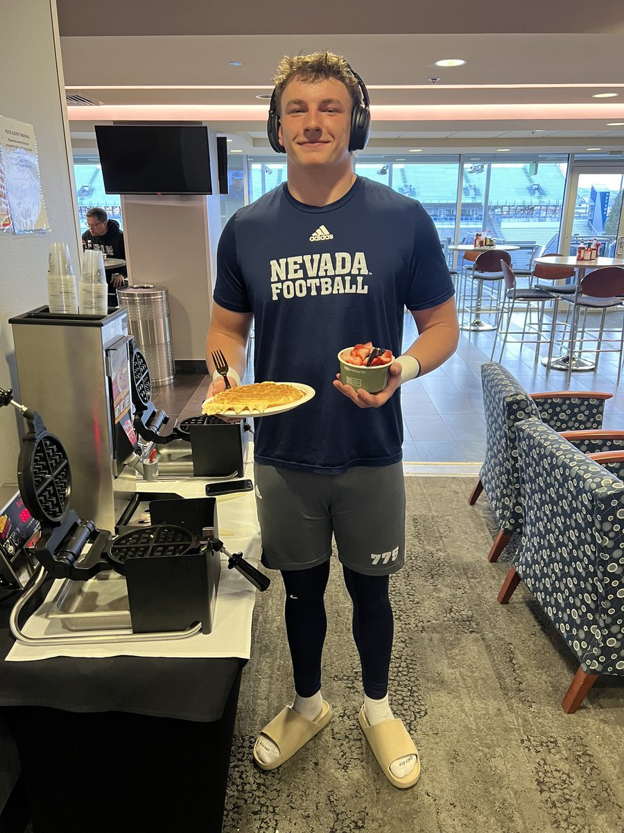 Brittney Patera, MS, RD, CSSD (@bpatera) on Twitter photo Early bird gets the worm! <a href="/JohnathanC52/">Johnathan Correa</a> toppin off the tank before meetings this morning 🤝
<a href="/NevadaFootball/">Nevada Football</a>
#RiseTogether
#TopOffTheTank Early bird gets the worm! <a href="/JohnathanC52/">Johnathan Correa</a> toppin off the tank before meetings this morning 🤝
<a href="/NevadaFootball/">Nevada Football</a>
#RiseTogether
#TopOffTheTank