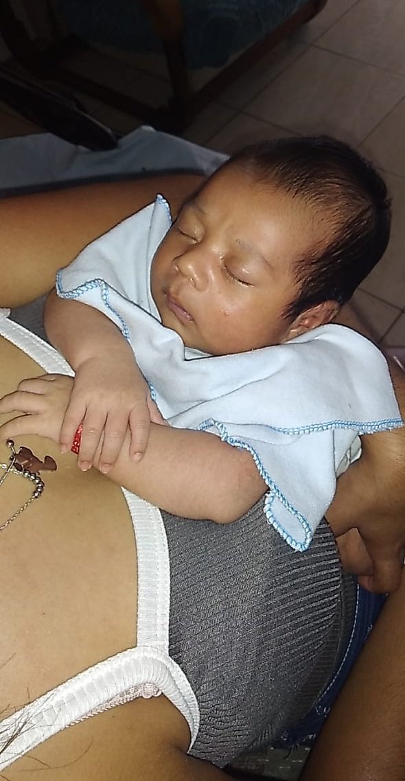 Te vas a sentir tan seguro en mis brazos siempre mi bebé🥹❤️‍🩹💘