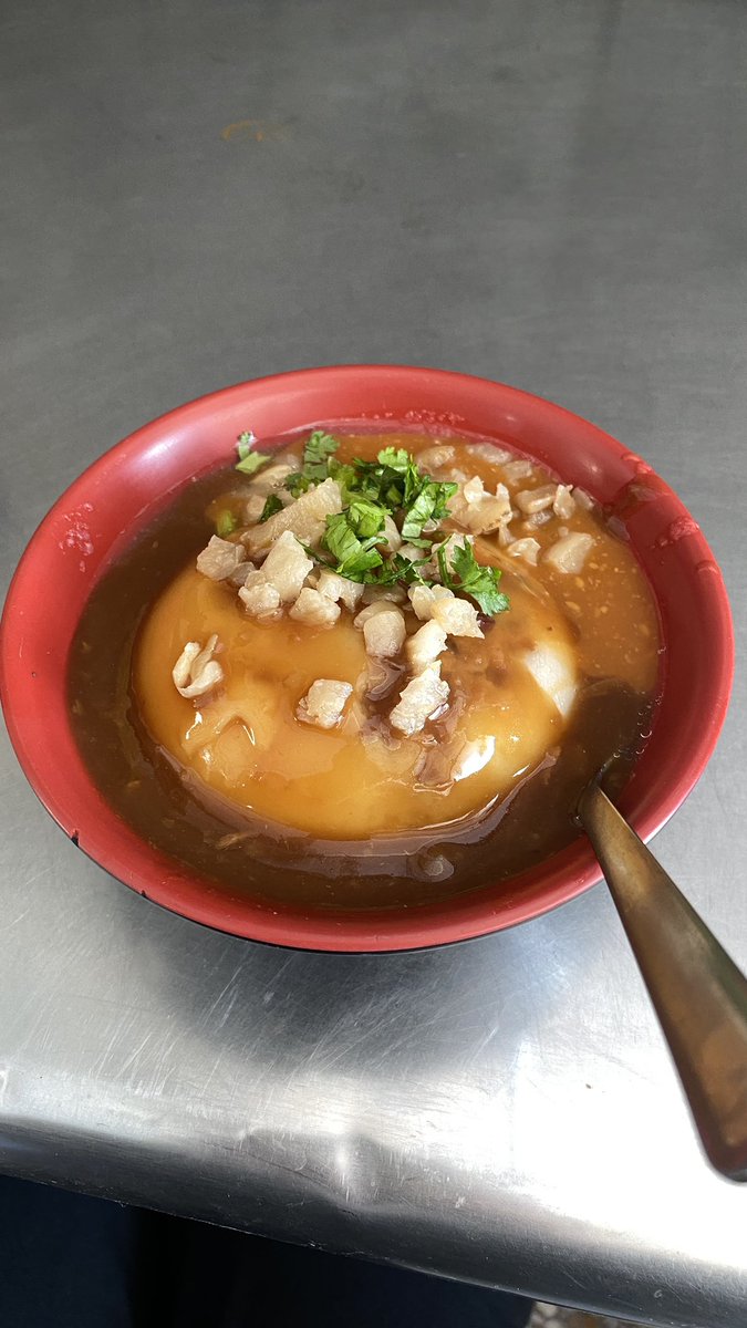 lin_aliya's tweet photo. 午餐吃了碗稞與肉羹湯立馬犯睏是怎樣？燙青菜賣完了，或許配上燙青菜會好點😌 https://t.co/0bCaFl4qd3