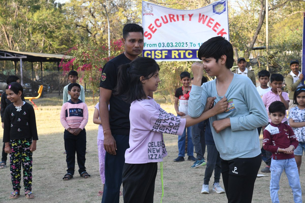 CISFTraining's tweet photo. Empowering the guardians of tomorrow!
RTC Deoli teaches CISF wards self-defense techniques during #CISFSecurityWeek, building resilience, situational awareness , confidence & readiness to face any challenge! #SelfDefence #CISF #FutureProtectors" @CISFHQrs https://t.co/lmPEIg8JMR