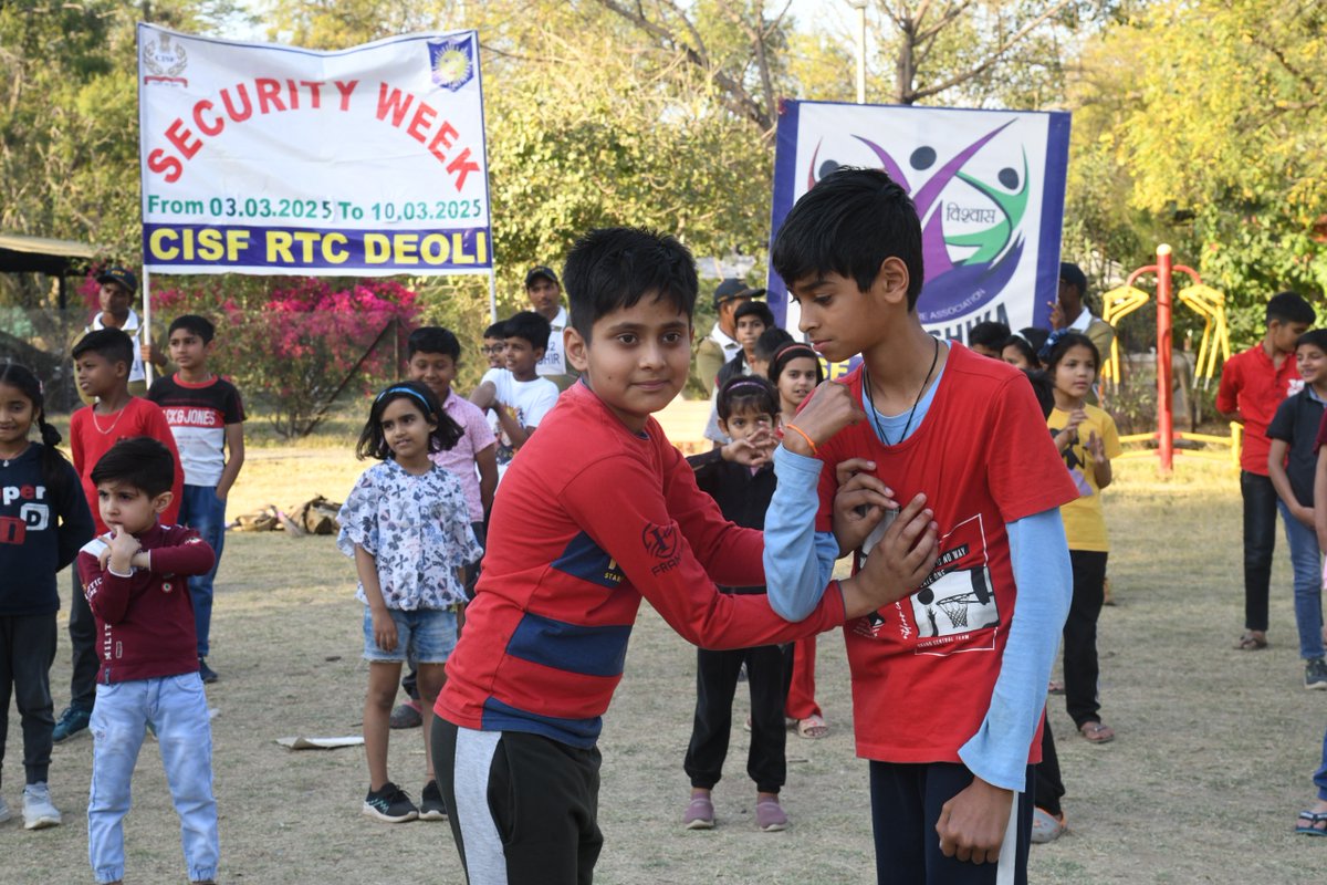 CISFTraining's tweet photo. Empowering the guardians of tomorrow!
RTC Deoli teaches CISF wards self-defense techniques during #CISFSecurityWeek, building resilience, situational awareness , confidence & readiness to face any challenge! #SelfDefence #CISF #FutureProtectors" @CISFHQrs https://t.co/lmPEIg8JMR