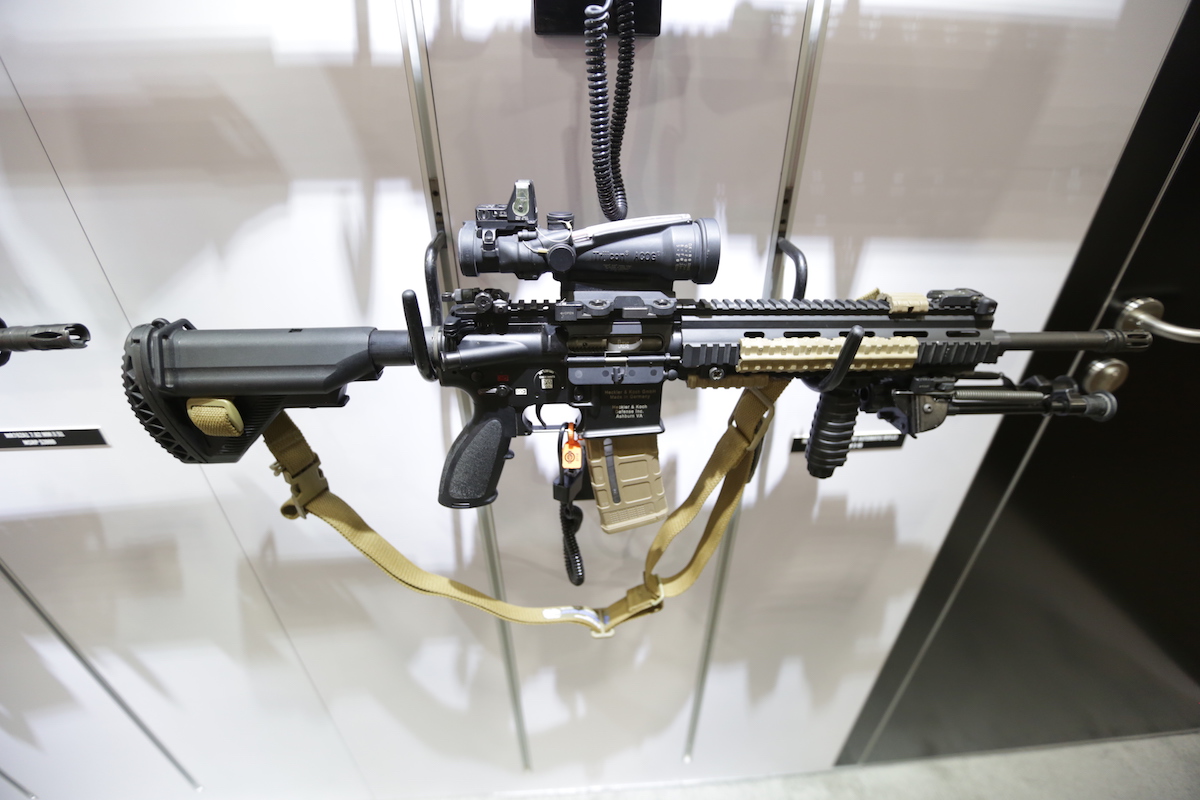 DocStrangelove2's tweet photo. Always makes me smile that the Marines not only managed to get the DOD to give them a SAW replacement, but one made from HK of all companies. https://t.co/tOSrK8dkjg