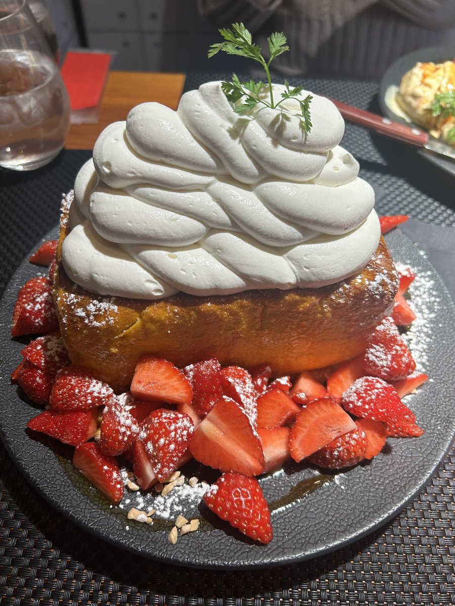 やっと来れた！！！
コーヒーアンドトーストさん！
雰囲気も見た目も味も最高でした😭👏✨
絶対また行く！