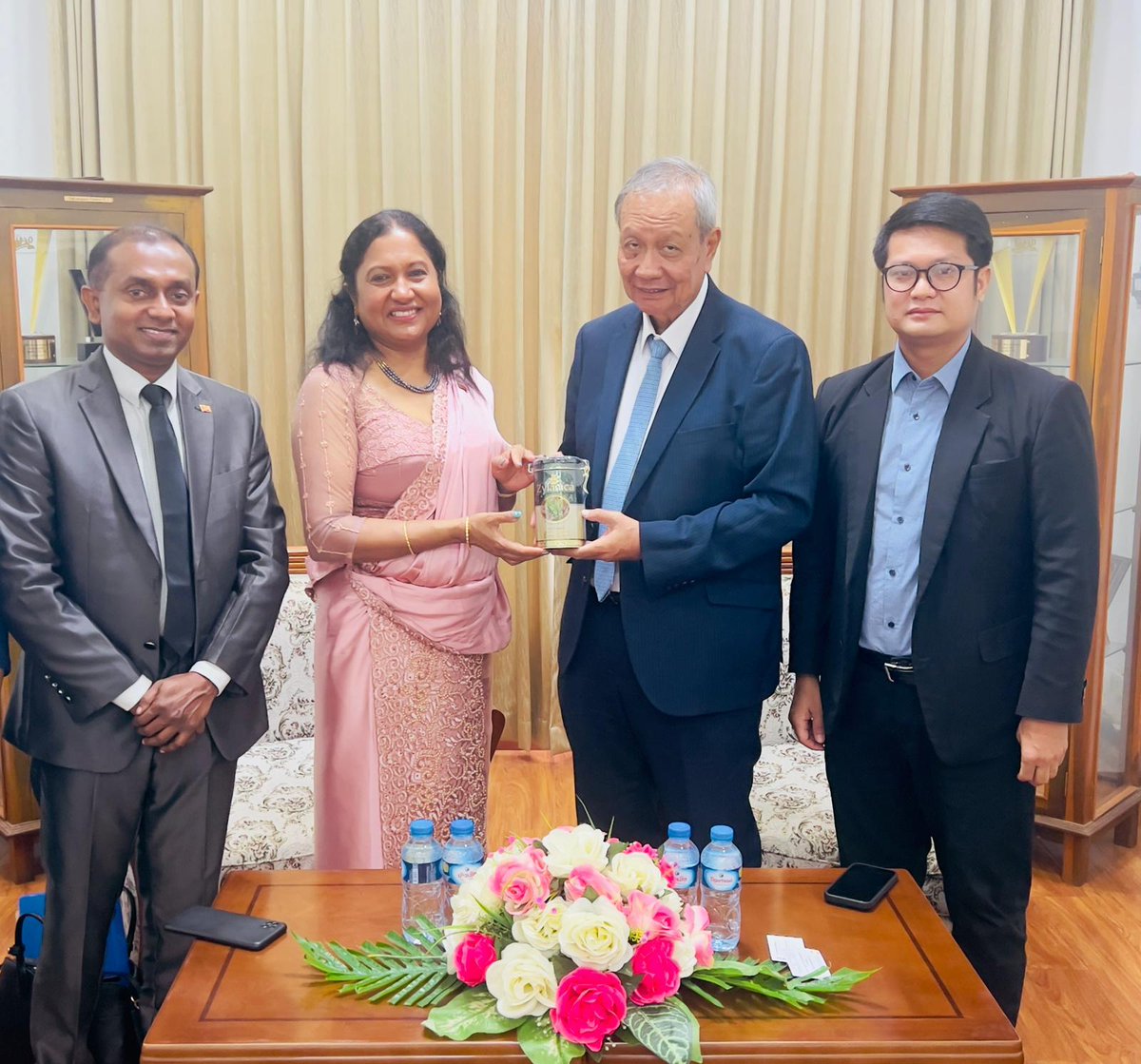 SLinBangkok's tweet photo. Strengthening Bilateral Trade and Economic Cooperation between Sri Lanka and Laos
#DiplomacyLk https://t.co/hlIBwzI0c2