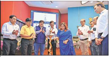 nagpurtoday1's tweet image. MoUs worth Rs 6,136 crore inked for hotels, industrial projects in Nagpur nagpurtoday.in/mous-worth-rs-… 
#NagpurDevelopment #MoU #IndustrialProjects #Hotels #NagpurGrowth #Investment #EconomicBoost #MaharashtraNews