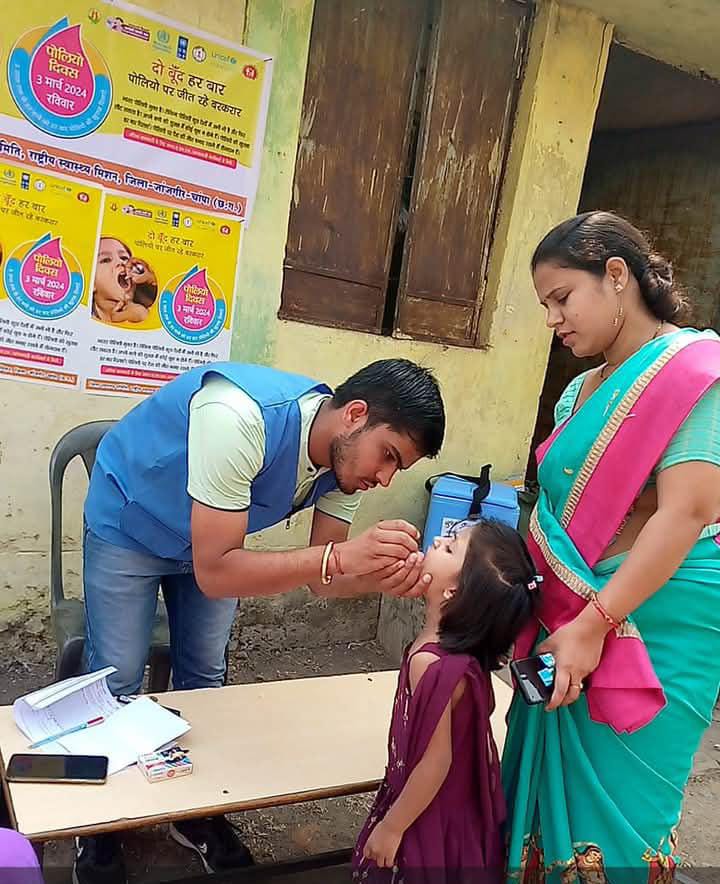 Shivesh Mishra: A true Yuvoday Hero from Akaltara! 
🌟 Educating 500+ underprivileged kids, supporting girl child education, promoting cleanliness &amp; adopting an Anganwadi center for health &amp; nutrition. Inspiring change every day! 🙌💚 #EducationForAll #CleanIndia #RealLifeHero
