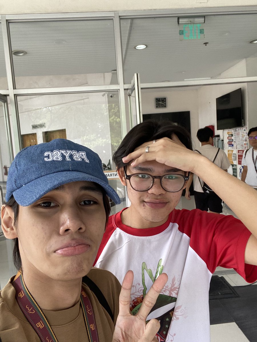 si jezer to btw tweet media