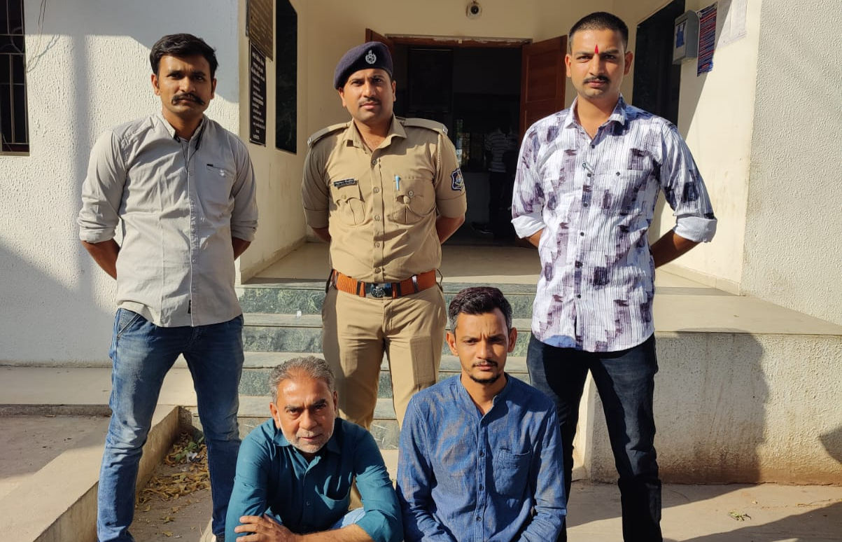 Sanand police nab two for duping mobile store with fake UPI screenshot to get iPhone 16