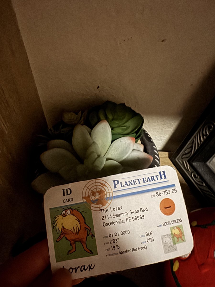 MAlessaly10's tweet photo. Soil provides essential nutrients, water, and support for plants, helping them grow and thrive. #apesland @franklinlorax https://t.co/RsJC8KsVPB