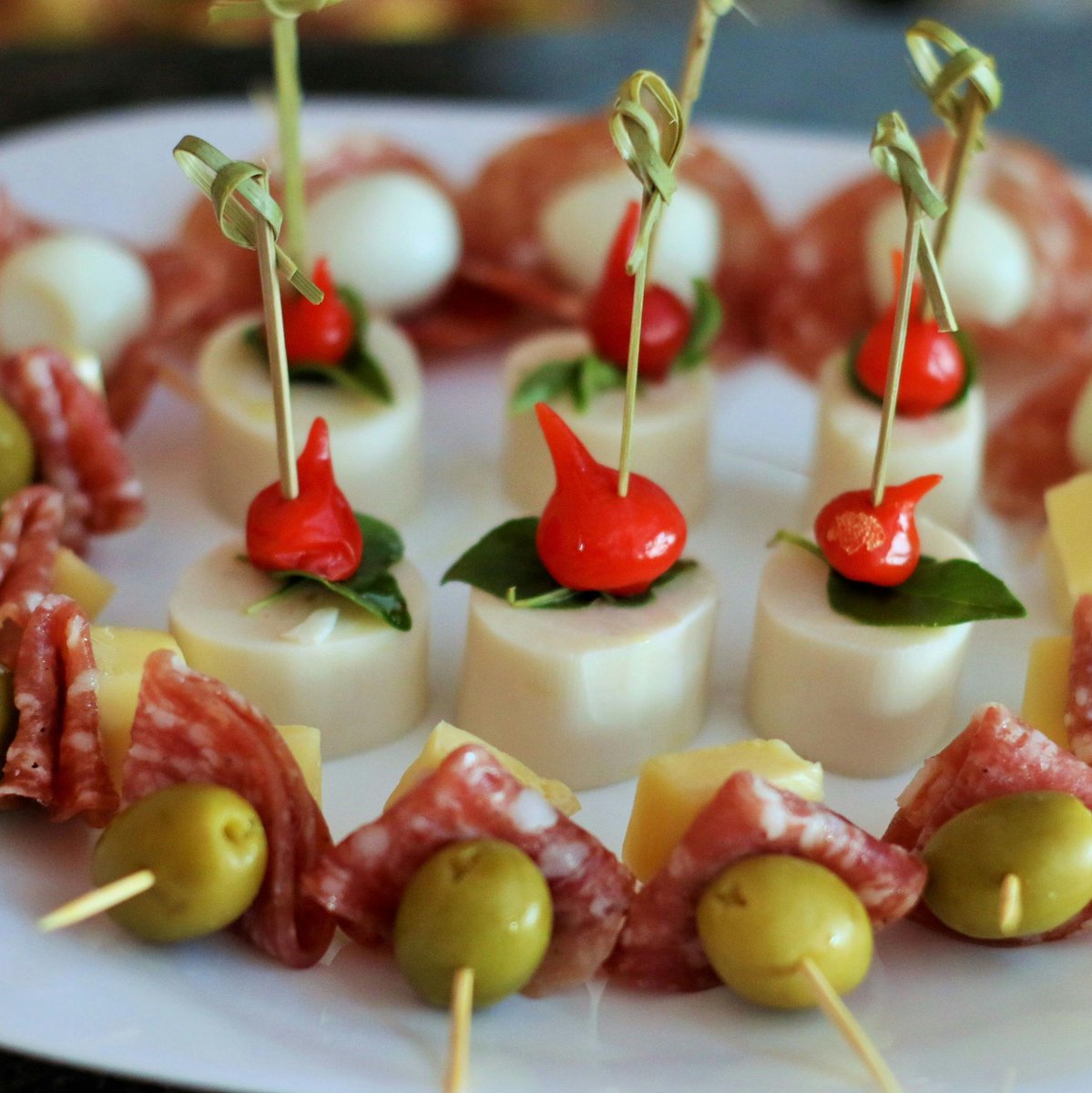 shop4cooks's tweet image. Keep cold dishes fresh longer! 🧊 Place a ceramic or glass platter in the freezer for 30 minutes before serving—it’ll keep your meats and cheeses cool and fresh.

shop4cooks.com

#EntertainingTips #KitchenHacks #StayChill