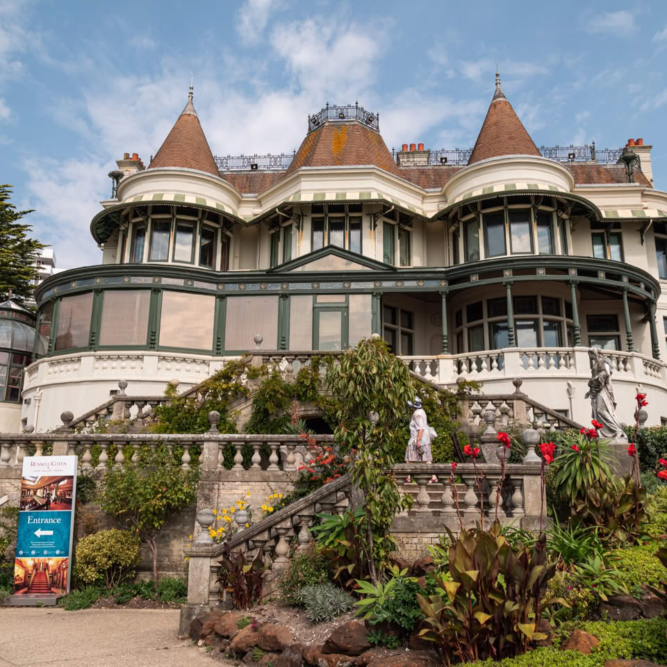 bmouthofficial's tweet photo. Explore Bournemouth's Cultural Trail: a Coastal Compass through time, art, and nature. Discover Victorian elegance, Art Deco designs, inspiring art and more.  https://t.co/2K6JNjJ5pe is your guide! #ExploreBCP #CoastalCompass #LoveBournemouth

https://t.co/3OkF45uiyi https://t.co/xvEVB95bSq