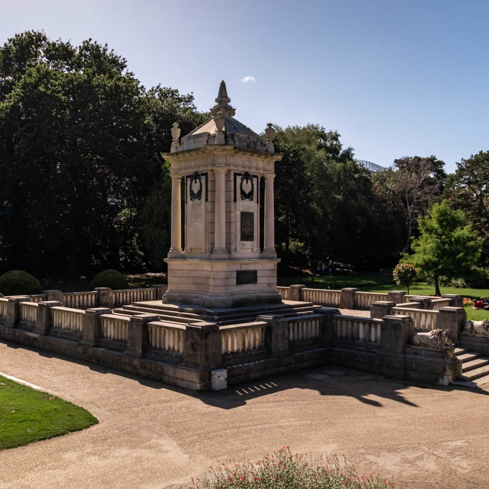 bmouthofficial's tweet photo. Explore Bournemouth's Cultural Trail: a Coastal Compass through time, art, and nature. Discover Victorian elegance, Art Deco designs, inspiring art and more.  https://t.co/2K6JNjJ5pe is your guide! #ExploreBCP #CoastalCompass #LoveBournemouth

https://t.co/3OkF45uiyi https://t.co/xvEVB95bSq