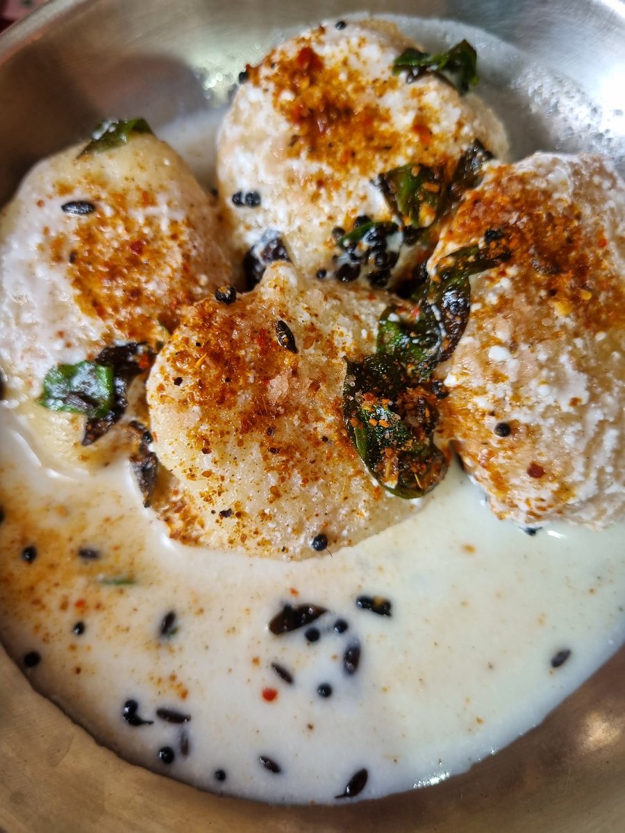 ChulbulSatu's tweet photo. Here comes, some Summer-Saulting to Dahi bara😋
.
.
.
#summertimesaga https://t.co/NRuvdERZJo