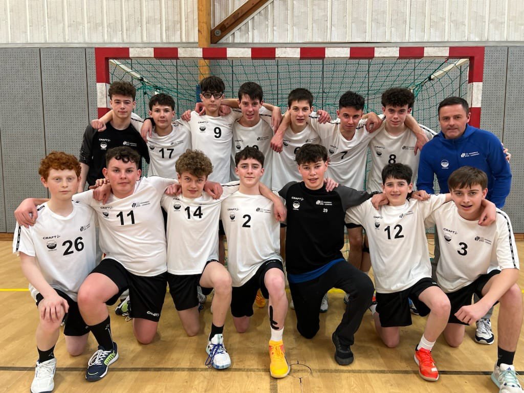 Mercredi l’équipe de la Section Handball était à Val d’Anast pour le tour régional de la compétition UGSEL. Les jeunes handballeurs de SFND sont pour la 3e année consécutive Champions de Bretagne et se qualifient pour le Championnat de France. Bravo les garçons ! #SFND #Lesneven