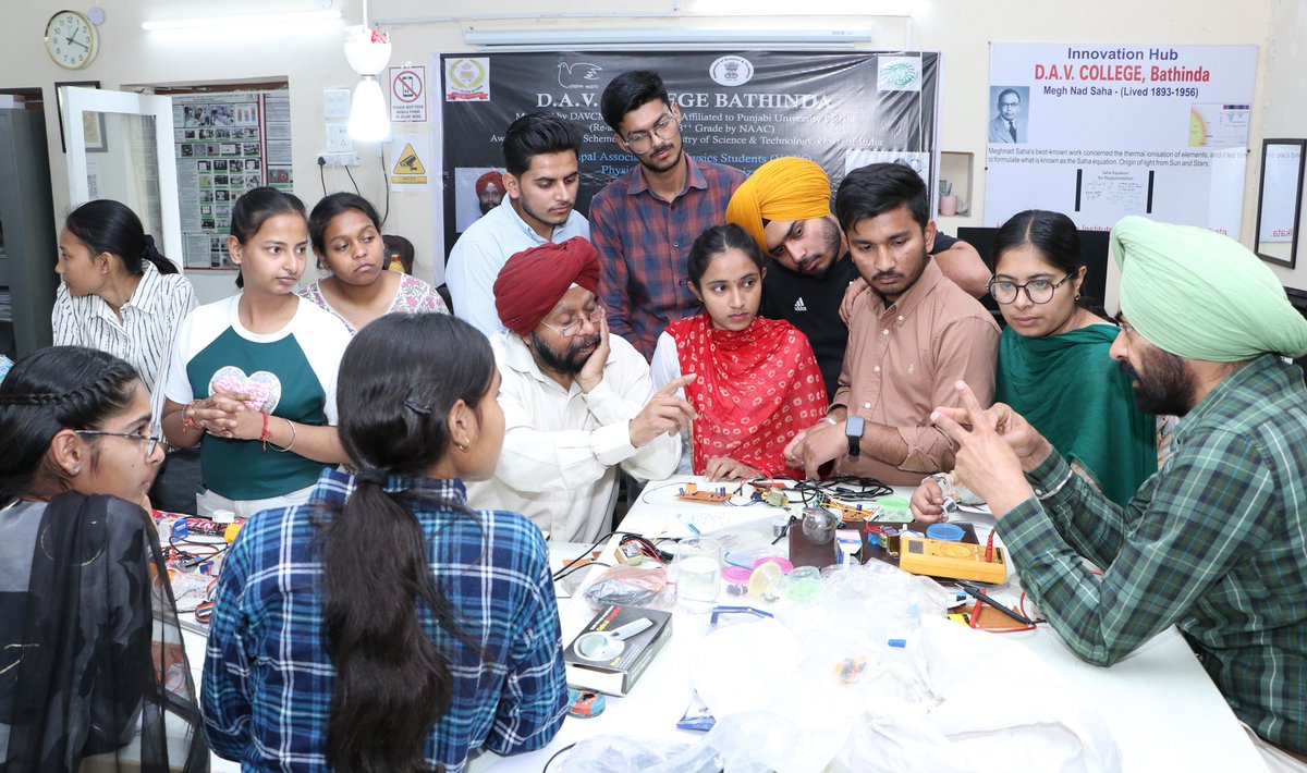 DAV College organizes a two-Day Electronics Workshop
as a part of weeklong celebration of National Science Day.

#NCSTC #IndiaDST #sharmarashmi123 #karandi65 #DrJitendraSingh #PSCST_GoP #PritpalPSCST #KSBathPSCST