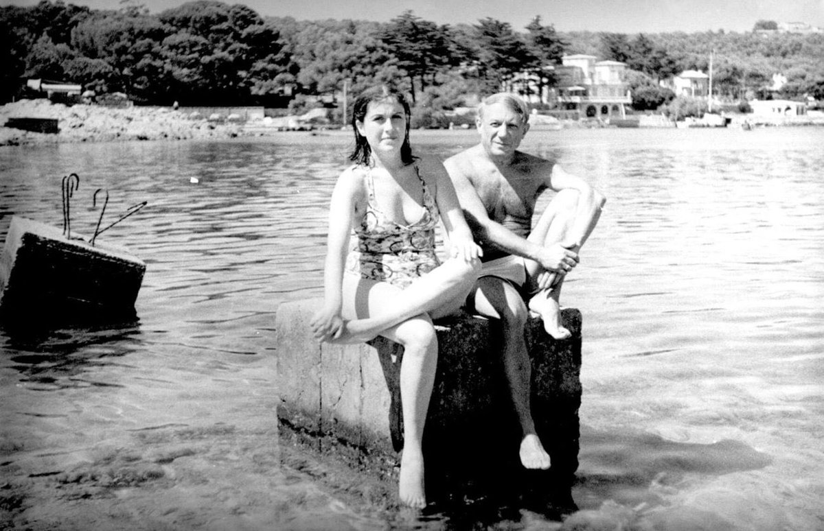 Yaconic's tweet image. El famoso pintor y la fotógrafa vivieron un tórrido romance durante varios años. Fue su musa y compañera en proyectos como en la creación del ‘Guernica’. 

🔗 bit.ly/4kCUEs9🔗

#pablopicasso #doramaar #guernica