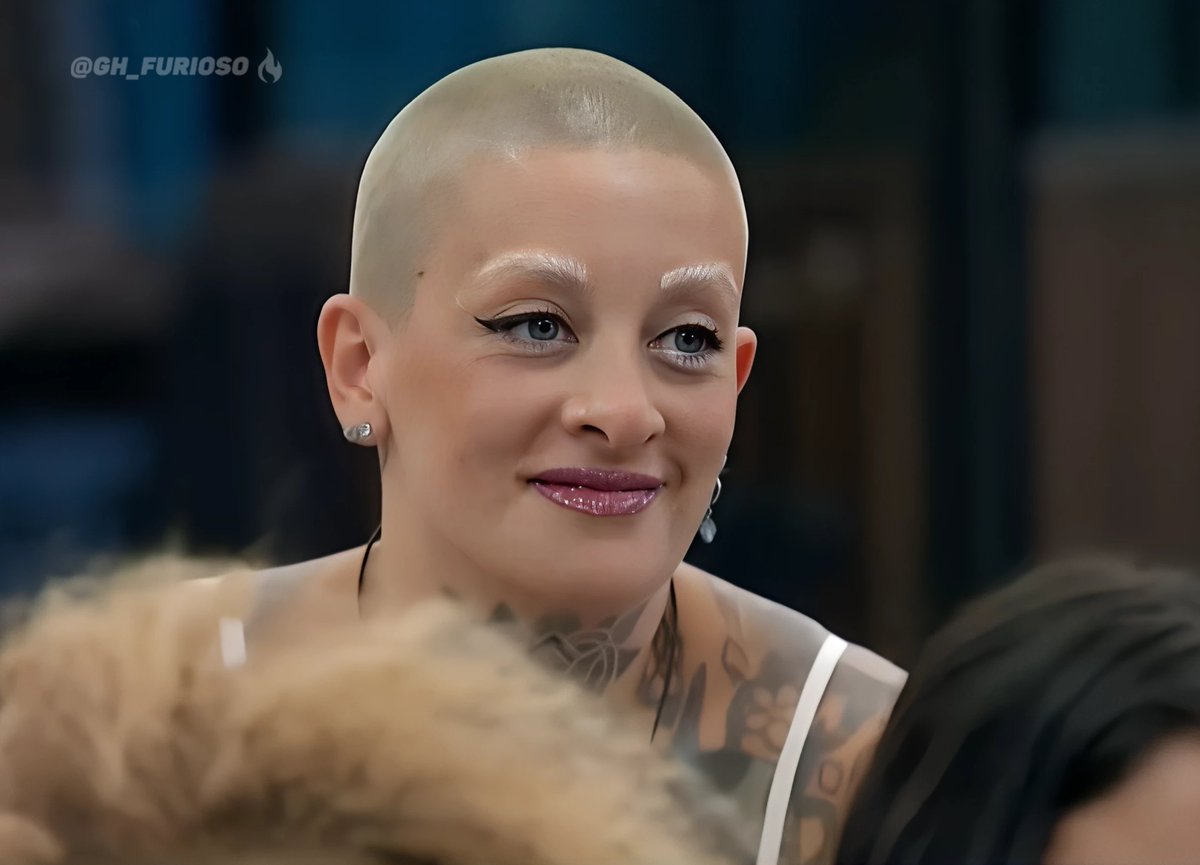 floreliaana_'s tweet photo. She said: hagan lo que quieran. Les pongo en bandeja al trindente y Chiara. Saquen a quien más les guste
Besos 
#GranHermano https://t.co/Nhc1F72V0c