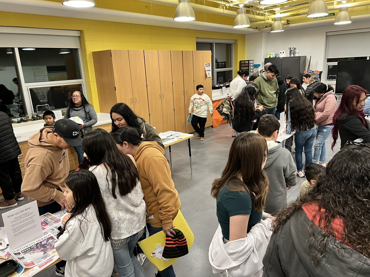 Outstanding job by our 5th graders tonight for their Expo! #JeffersonJourney #MusicMakesTheWorldGoRound