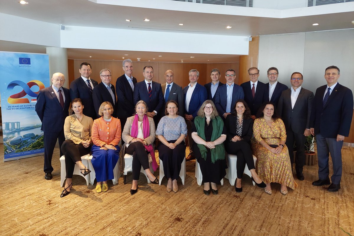 Always inspiring to host resident and non-resident 🇪🇺 Member States' ambassadors to #Singapore at our annual retreat.

Grateful to my colleagues for insightful discussions and consistently excellent cooperation. 

#TeamEurope 🇸🇬
