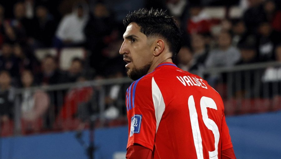 Diego Valdés: 
Dos goles en 35 partidos por la Selección. 
Récord 🇨🇱 por los puntos con él en cancha 
3V, 3 Ey 9D
Una titularidad en siete partidos esta temporada.
No es culpa de él estar nominado, es culpa del DT que piensa que es la solución en un momento de máxima necesidad.