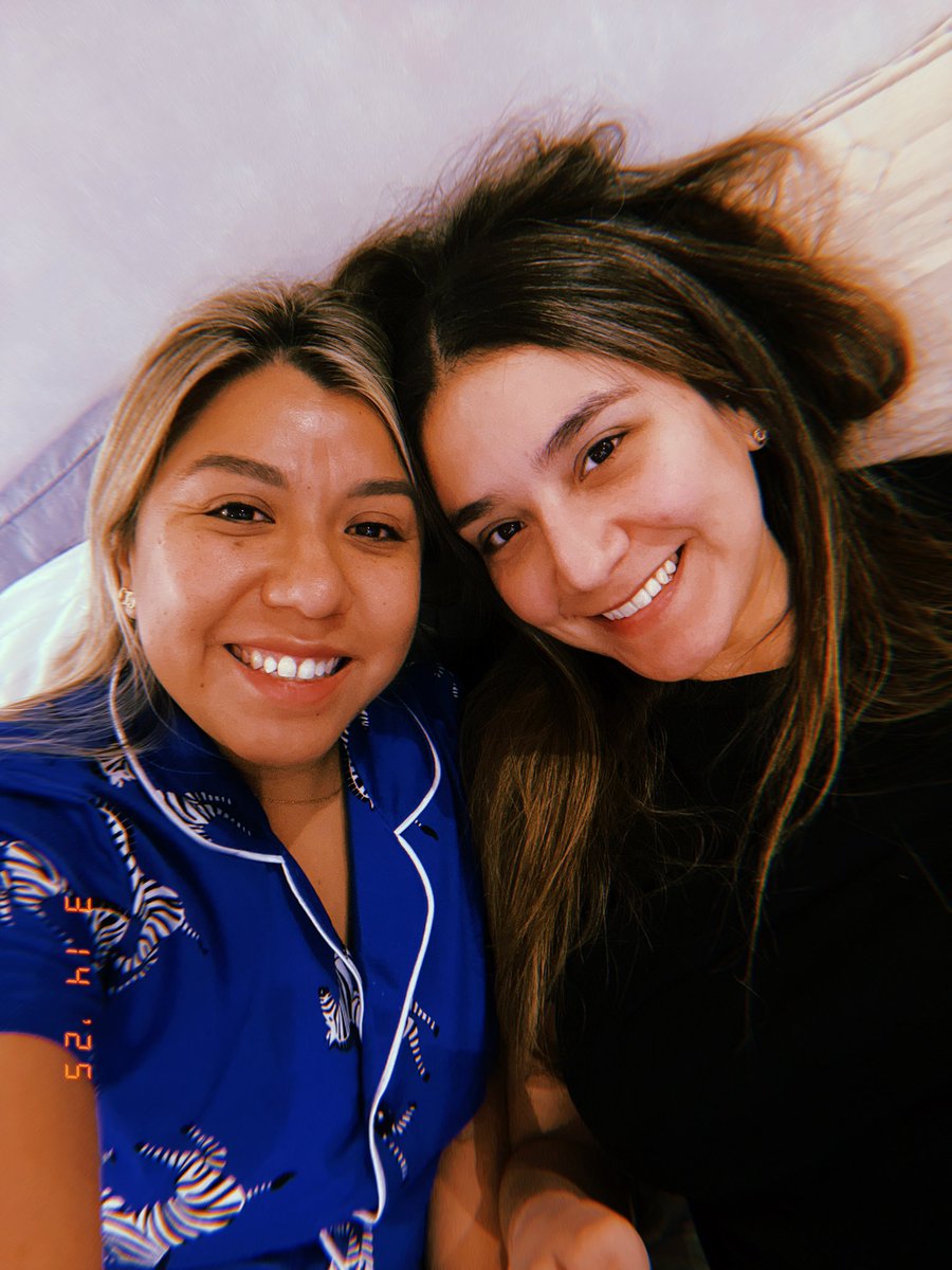 ariicastillo's tweet photo. Una pijamada con su mejor amiga en sus 30s recomiendo no saltársela , te amo @Danniela_cs  🩷🩷!!!! https://t.co/XsEycDJfem