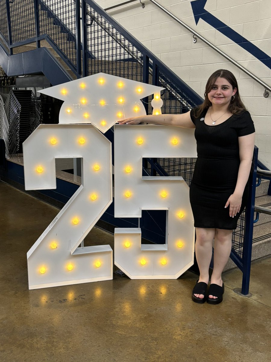 Proud moment for the Morawa gang tonight(Sr. pinning ceremony) and off to U of M in the fall!
Mom &amp; I love you Sophia