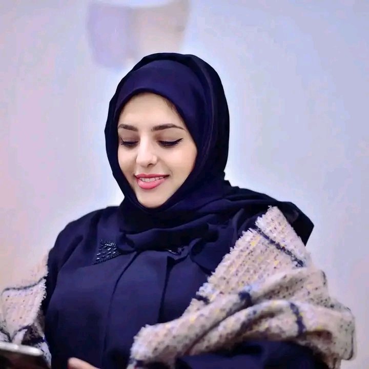 القوات الأمريكية والبريطانية تقصف الشمال بسبب عنجهية الحوثي
واصحاب تعز مشغولين ب #mona_asaad
يسبون فيها ويسخطوا فقط لأنها قالت اللهجة التعزية مش حلوه .
صدق من سماهم بالوعة مجاري
ولقالقة وبراغلة .

ناجي الجحافي