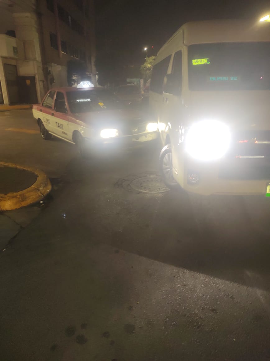 marc_gardel's tweet photo. @LaSEMOVI Taxi con placas A5903L nos impacto y se da a la fuga. Me pieeen apoyar en localizar el vehículo en Chimalpopoca y Eje Central en la Colonia Doctores https://t.co/lYbib5325O