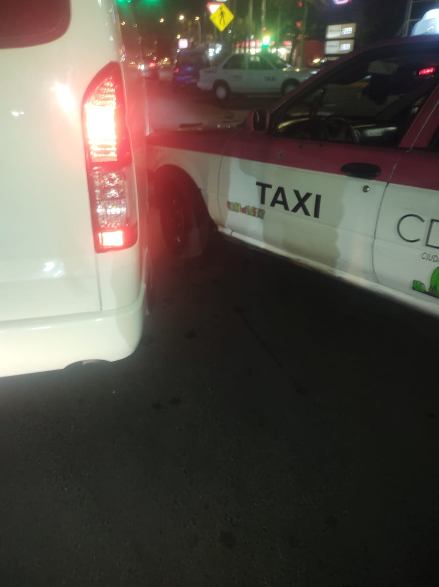 marc_gardel's tweet photo. @LaSEMOVI Taxi con placas A5903L nos impacto y se da a la fuga. Me pieeen apoyar en localizar el vehículo en Chimalpopoca y Eje Central en la Colonia Doctores https://t.co/lYbib5325O