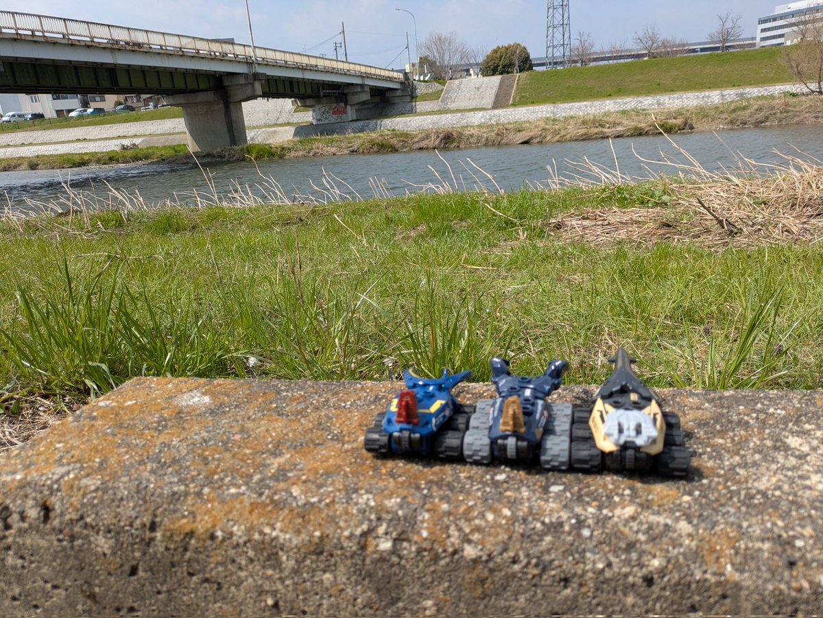 Nagayama115614's tweet photo. いいところずら
やっぱ鴨川はいい景色ずら
#京都
#くいな橋
#鴨川
#カブトボーグ
#KABUTOBORG
#京都府産カブトボーグ
#大阪府差カブトボーグ
#アトラスオオカブト
#マンディブラリスフタマタクワガタ
#ヘラクレスオオカブト https://t.co/qCuDppqQt7