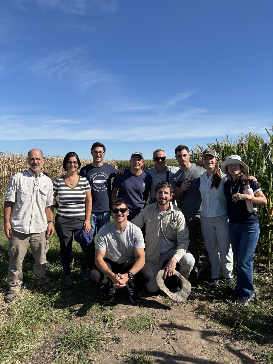Gustavomaddonni's tweet photo. Visita a la EEA INTA Paraná socia fundadora de la RED UBA de MAÍZ. Gracias Ricardo Melchiori y Lalo Novelli por recibirnos. Experimentos de largo de ciclo y plasticidad reproductiva @intaargentina @AgronomiaUBA @ifevaok https://t.co/ZuaeEK70Kc