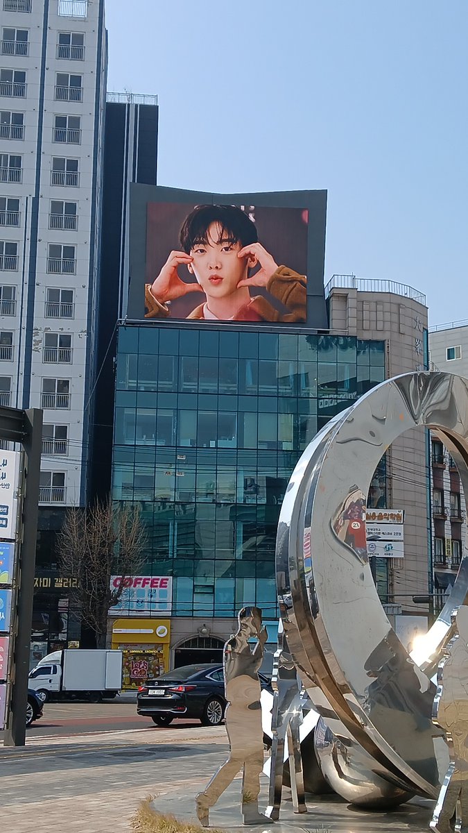 dukplace_AD's tweet photo. 🐥아스트로 윤산하 님

생일을 기념하여
상진빌딩 전광판 광고를 진행합니다❤️

🗓️ 2025. 03.21 (금)
📍 서울 서대문구 신촌역로 29 (대봉빌딩)
👉https://t.co/AITbbTZ45c https://t.co/FyJLHyJcFy