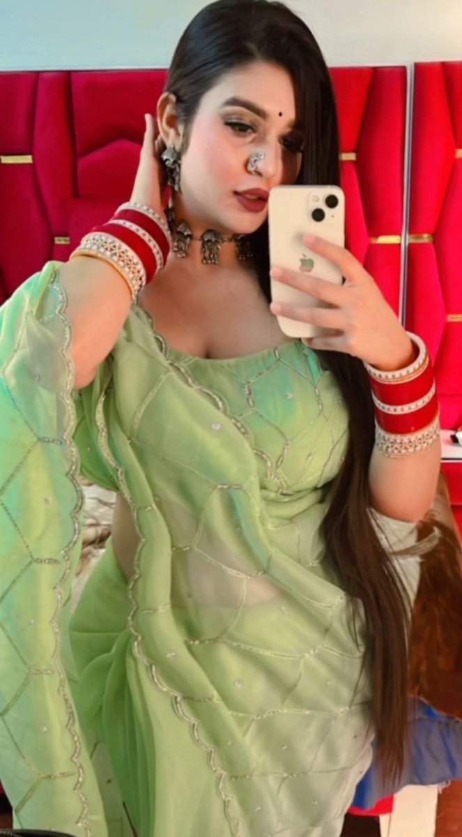 एक विवाहिता स्त्री अपनी दो चीजें अक्सर छिपा कर रखती है,

एक अपनी शारीरिक इच्छा और दूसरी अपनी तकलीफ...!!!