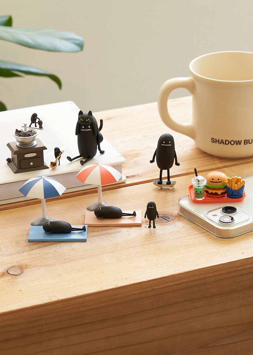 シャドーがいっぱい！
どの子が気になりますか？😐✨

#ビューティフルシャドーフェス
#ビューティフルシャドー #グラニフ