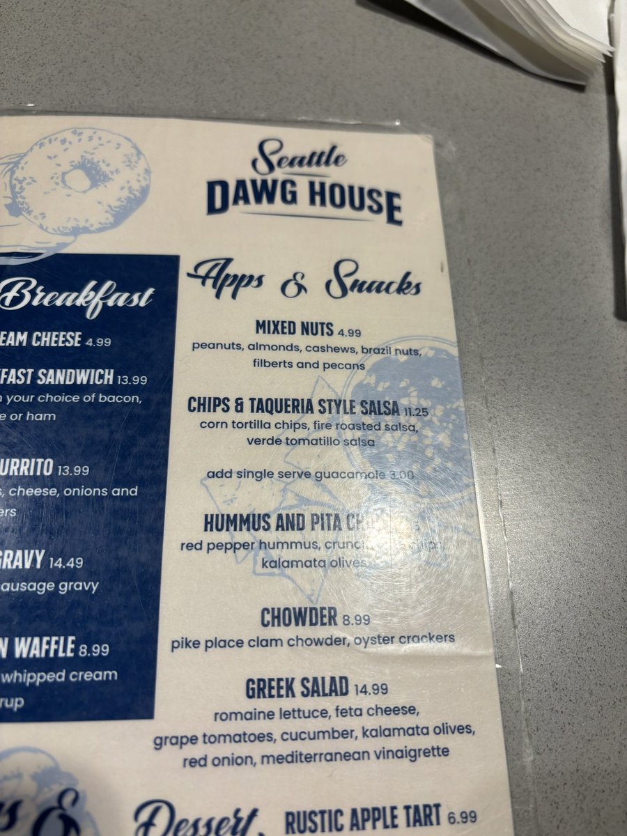 Trout__'s tweet photo. Most hopeless, abysmal app list ive ever seen. Place should be ashamed to call itself a Tap house https://t.co/gedbPHwgYz