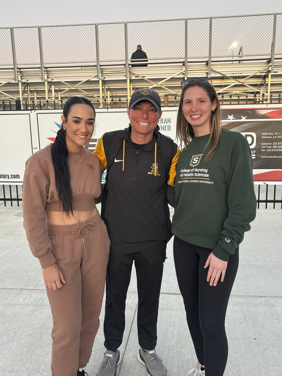 Amy Pitre tweet media