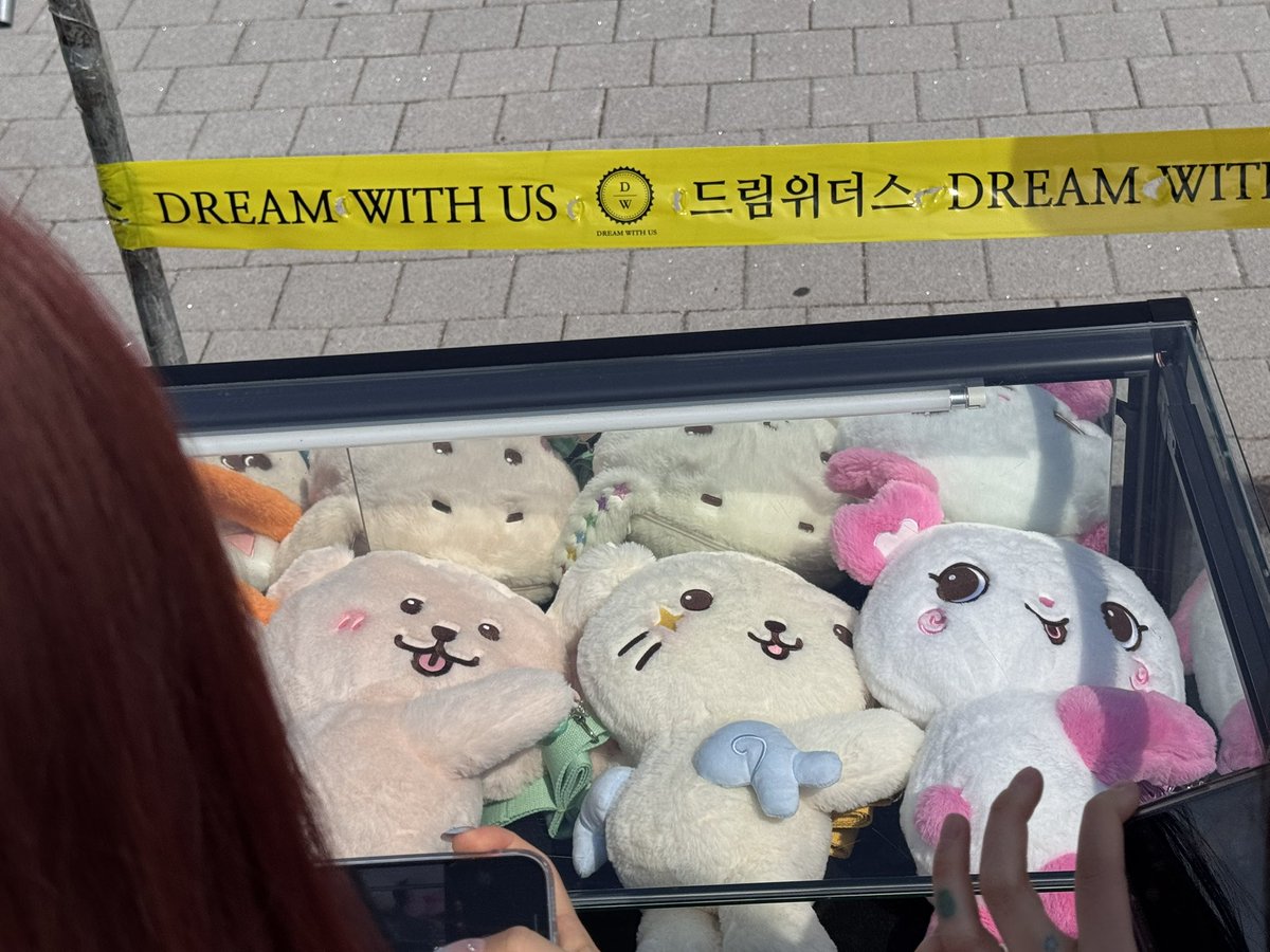jamsumm03's tweet photo. 위시 콘서트 엠디 실물
커염져버림 https://t.co/BlbjcduJUm