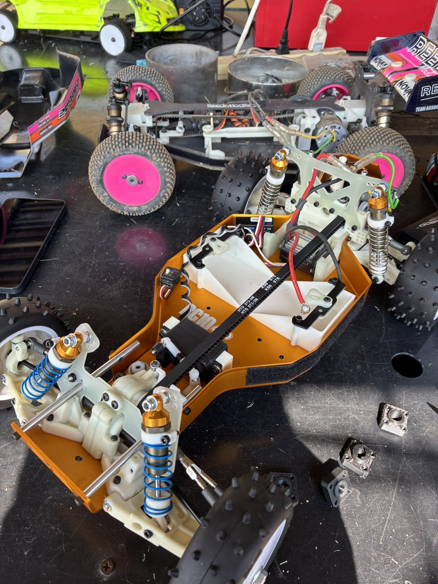 LX5OI3tw1POM0l1's tweet image. 間に合った🤣💦
#associatedrc 
#rc10
#ゴキゲンラジコンパーティ