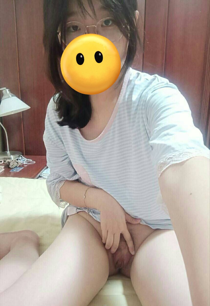 megaidep0000's tweet photo. Trưa nứng quá làm saoo baaayy giờ🥵🥵 https://t.co/tiQg8xEoE4